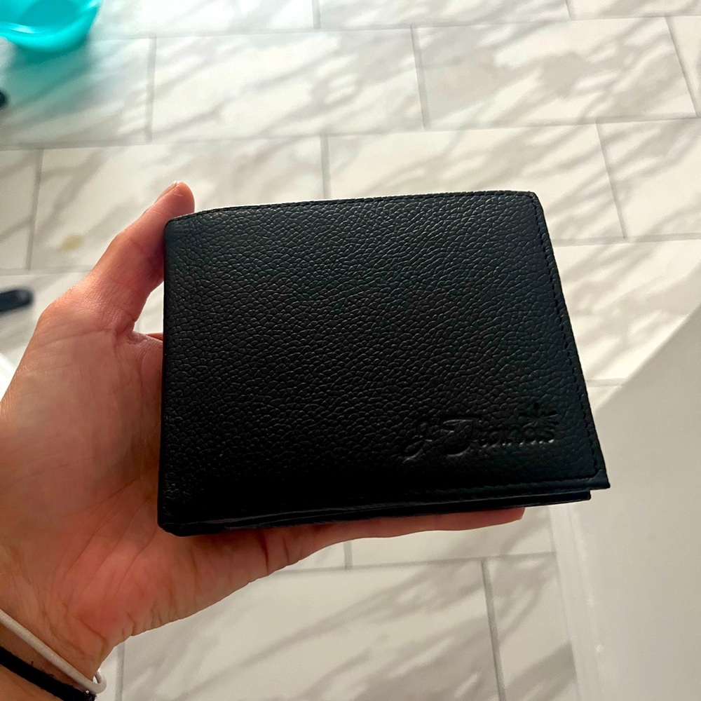 Brand new men’s large leather wallet